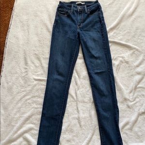 721 high rise Levi jeans size 26